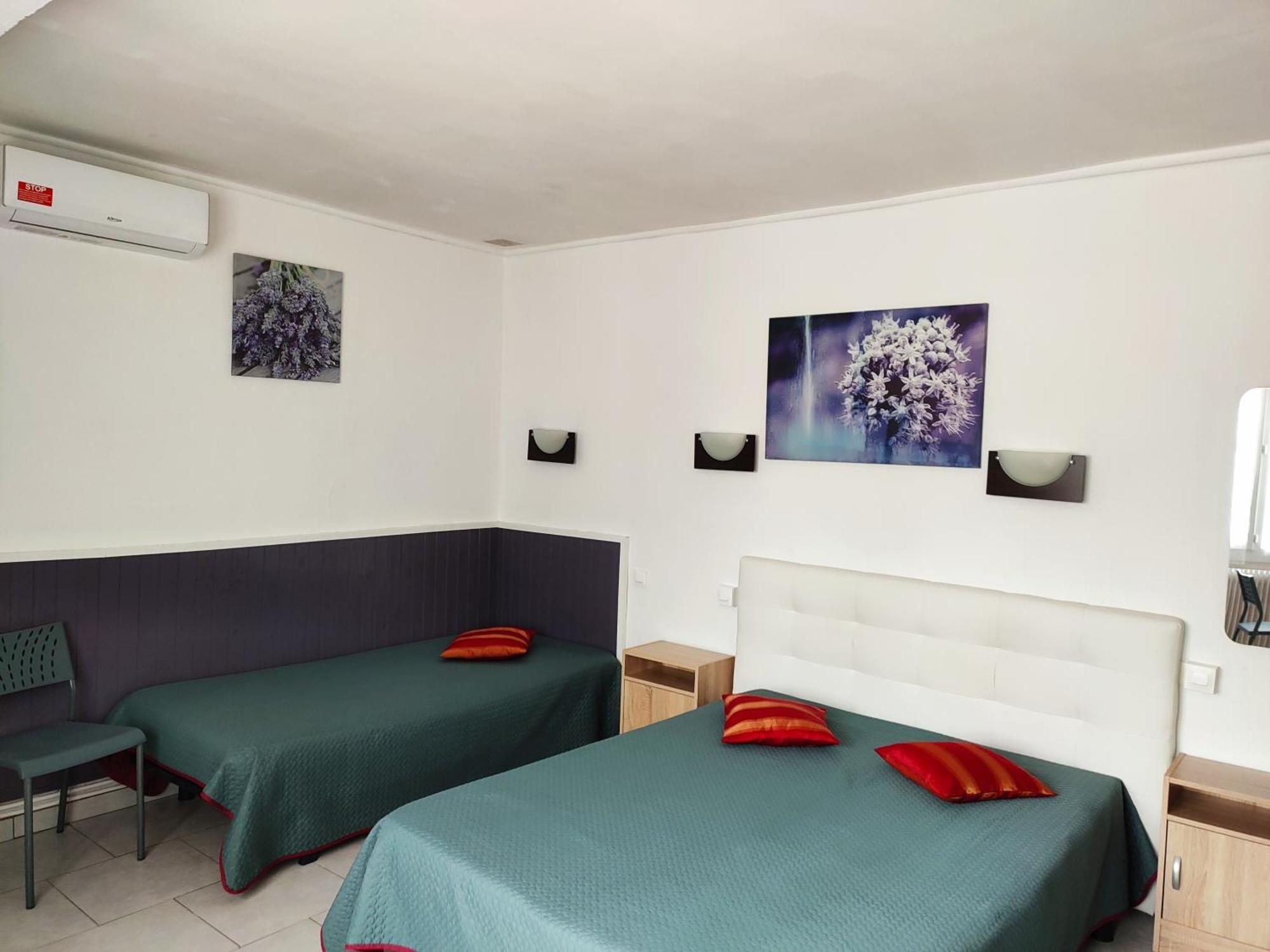 Hotel Le Calypso Єр Екстер'єр фото